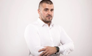 Promijenio nekoliko stranaka, možda se skrasi u Aerodromima: Da li je on nasljednik Natalije Trivić