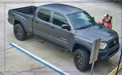 UZNEMIRUJUĆI VIDEO Snimljen pokušaj otmice žene usred dana: Evo kako se odbranila