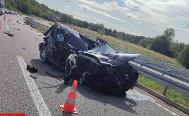 Težak udes na auto-putu 9. januar, auto smrvljen