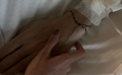 Mihine kćerke objavile potresne fotografije iz bolnice: "Tata, treba mi tvoj zagrljaj..."