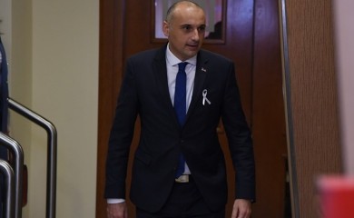 BANJAC: Politika EU - nametanje pravila i kažnjavanje Srba