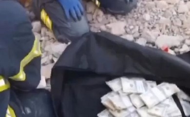 Spasioci u Turskoj našli torbu s dva miliona dolara, pogledajte šta su uradili VIDEO
