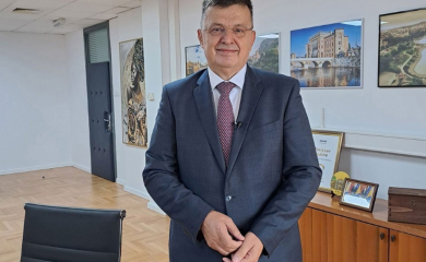 Tegeltija: Priča o kupovini zgrade za UIO vrti se oko jednog političara i jednog biznismena