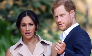 Princ Harry i Meghan Markle "za dlaku" izbjegli sudbinu princeze Diane, jurili ih paparazzi