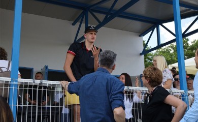 Jokić na hipodromu u Somboru: Veliko oduševljenje publike, skandirali "MVP, MVP"