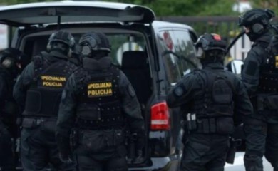 Među osumnjičenima i policajci! Pretresi na 20 lokacija u ovom dijelu BiH