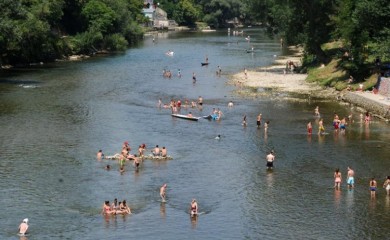 I sutra temperature do 40 stepeni, poslije podne mogući pljuskovi