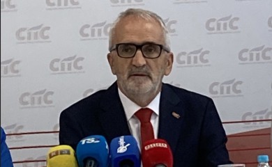 ĐURIĆ: "Ojačati privredu uz pomoć države"