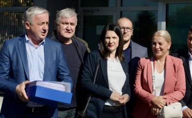 Opozicija predala Tužilaštvu BiH krivičnu prijavu protiv Dodika i još nekoliko stotina osoba