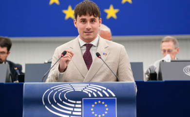 Poznati političar uputio javni apel: Muškarci, nemojte mi više slati slike svojih polnih organa!