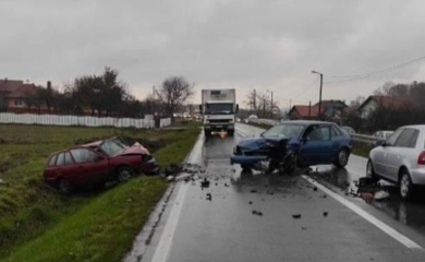 Sudar tri vozila kod Bijeljine, petoro povrijeđenih
