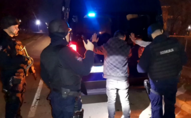 Kubanac krijumčario migrante: Uhapšeni na naplatnoj rampi
