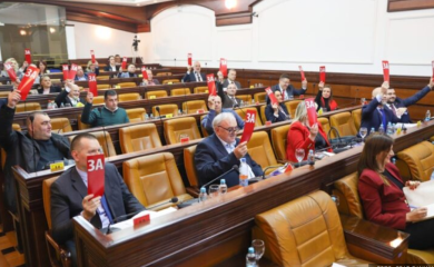 Odbornici odobrili dva kredita od 15 miliona KM, pa prekinuli sjednicu: Nastavak naredne sedmice