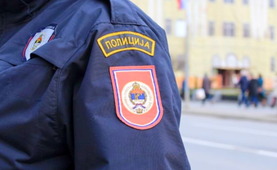 Udes u Banjaluci: Sudarili se motocikl i automobil
