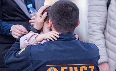 Spasioci iz FBiH vratili se u Sarajevo, emotivni susret sa porodicom i prijateljima