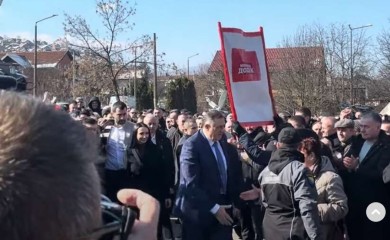Dodik stigao u Sud BiH, građani ga dočekali aplauzom (VIDEO)