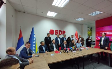 Bošnjačke stranke u Banjaluci potpisale sporazum, Dodik poručio: Mi smo dva svijeta različita