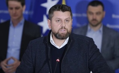 Duraković prozvao Stanivukovića: Svoju nesigurnost dokazuje tako što guši cijelu LGBT zajednicu