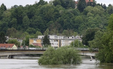 Vanredna situacija u Petrinji i Sisku, očekuje se porast Kupe do 10 metara