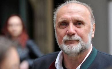 Preminuo pisac Dževad Karahasan