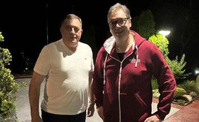 "Delija" i "grobar" u poluvremenu utakmice