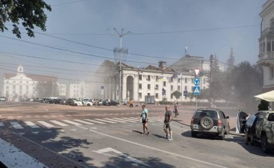 Detalji raketnog napada na centar Černihiva: Najmanje sedmoro mrtvih, 90 povrijeđenih  (VIDEO)