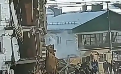 Raste broj žrtava u eksploziji, ljudi traže tijela u ruševinama (VIDEO)