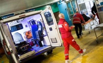 Maloljetnik izboden, pa hitno prevezen u bolnicu