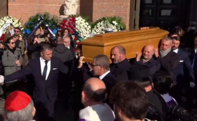 Siniša Mihajlović bakljama ispraćen na vječni počinak