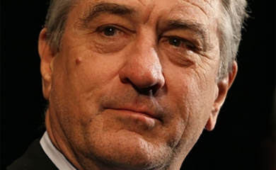 Žena uhapšena u krađi poklona ispod božićne jelke u stanu Roberta De Nira