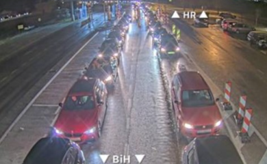 Pojačan saobraćaj u Velikoj Kladuši i Gradišci na ulazu u BiH