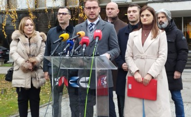 Neko reče – nepravedno? Hiljade maraka mjesečno, Stanivuković iz gradske kase dodatno dijeli partijskim saradnicima (VIDEO)