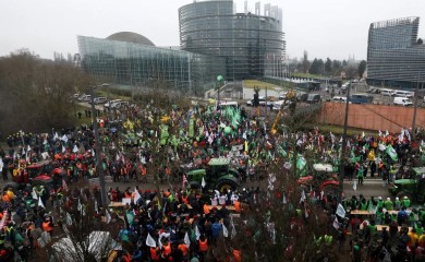 Poljoprivrednici na ulicama Strazbura zbog sporazuma o slobodnoj trgovini