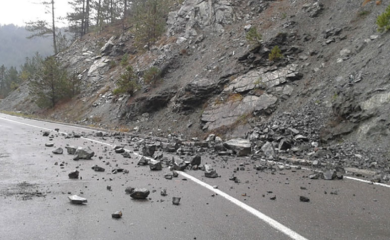 Oprezno za volanom: Učestali odroni na nekoliko puteva