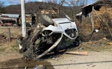 Izgubio kontrolu nad automobilom i sletio sa puta: Teško povrijeđen vozač FOTO