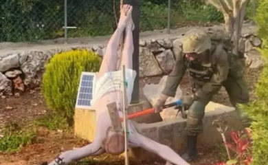 IDF pokrenuo istragu nakon što je izraelski vojnik čekićem razbio statuu Isusa Hrista