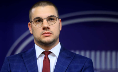 „Uspješno se pravi lud“ Vučinić ponovo opleo po načelniku Foče