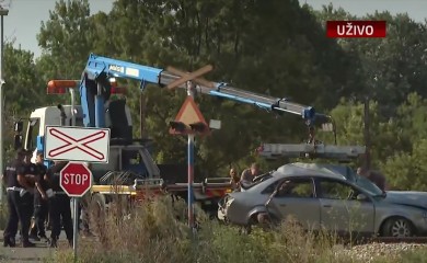 Pojavio se stravični snimak nesreće kod Lazarevca: Dvoje djece i vozač „audija“ poginuli nakon silovitog sudara sa vozom