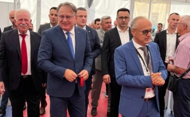 Nikšić: Od floskula se ne živi, život građana su posao, dostojanstven rad i redovna plata