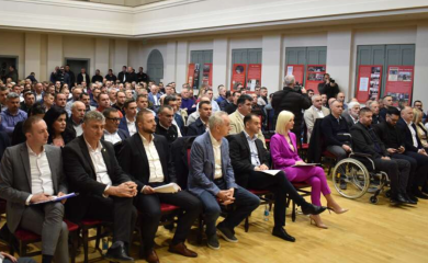 Nema ni kvoruma, ni kandidata za predsjednika: SDS opet odgodio ključnu sjednicu