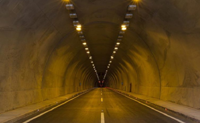 Državljanka BiH povrijeđena nakon što je automobil udario u zid tunela