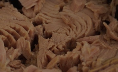 Sa tržišta se povlači dimljena tunjevina