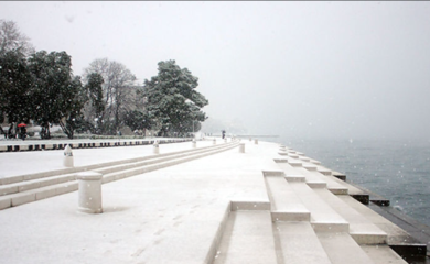 Snijeg u Dalmaciji, haos na cestama