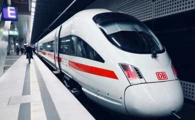 Zbog vozova koji ne mogu da prođu kroz tunele daju ostavke