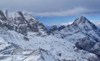 Drama na zimovanju u Alpima: Minibus sa 16 turista se sudario sa taksijem, povrijeđeno šestoro djece