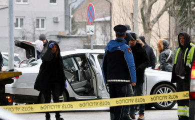 Pucnjava u Sarajevu: U razmjeni vatre s policijom ranjen muškarac koji je zapalio vozilo