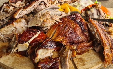 Šta će na trpezu za praznike?! Jagnje od 15 kilograma skoro 350 maraka