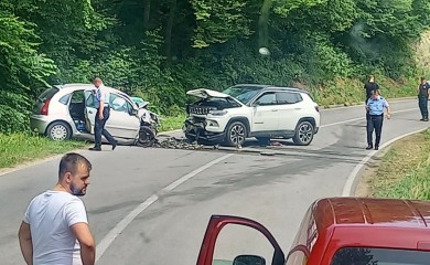 Nesreća na putu Milići - Vlasenica: Jedna osoba poginula, troje povrijeđeno