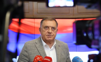 Dodik: Blanuša nije bio u borbi protiv OHR-a i Šmita