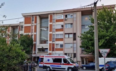 Još jedna tragedija u BiH: Ženu izbo nožem, pa skočio sa balkona